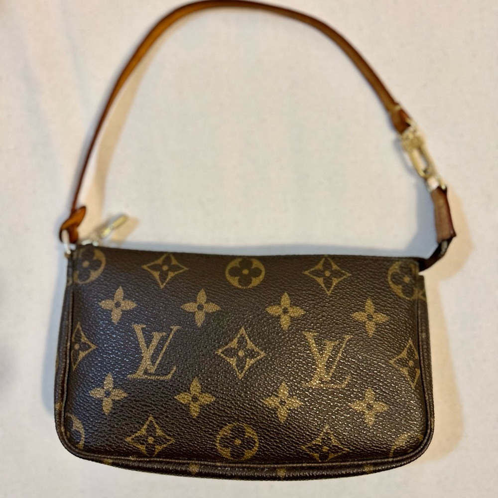 Louis Vuitton Pochette